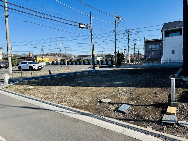 八王子市　大楽寺町　新築一戸建て　１期の駐車場|～並列3台駐車可能カースペース～