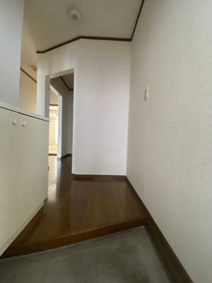 【玄関】 | アミューズ磯子壱番館