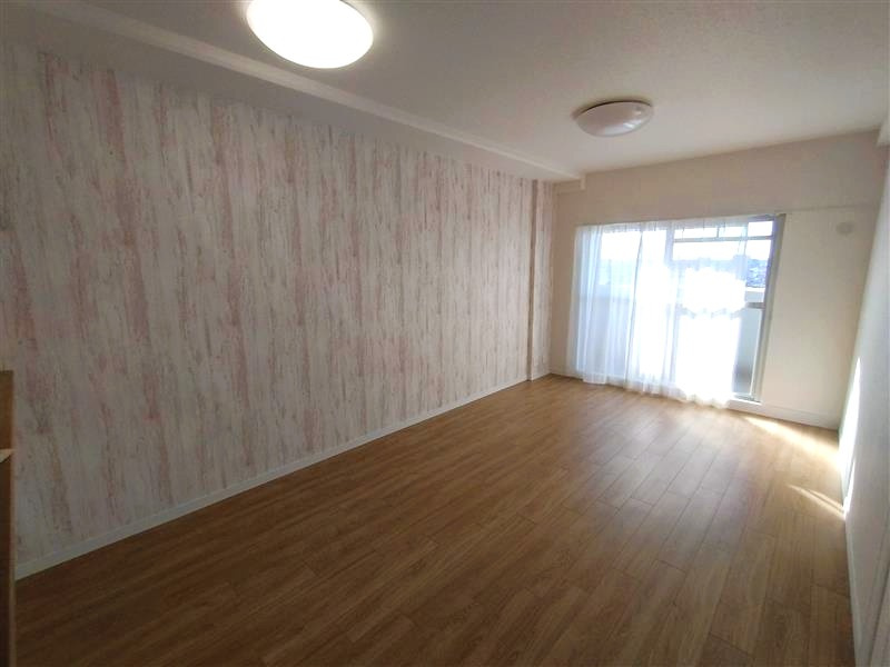 サンヴィラ野並B棟の居間・リビング