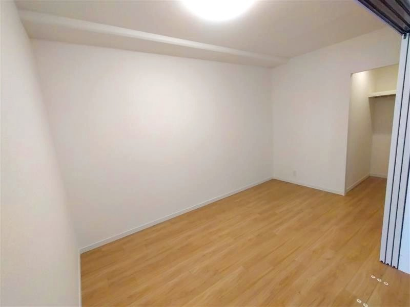 サンヴィラ野並B棟の洋室