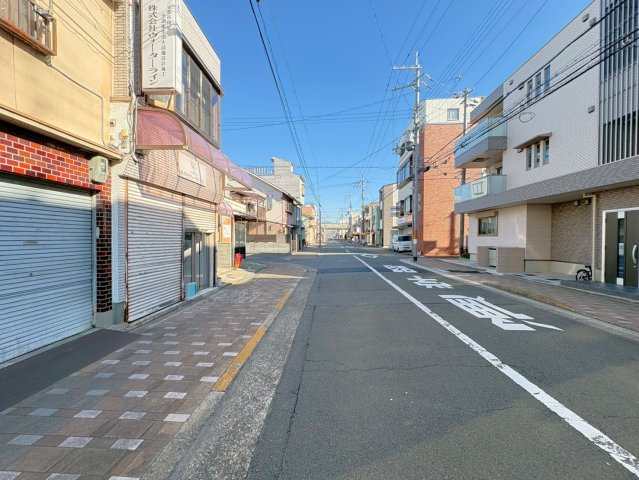 店舗・事務所として使用可能◆収益運用にも◆角地◆南区西九条東比永城町の前面道路含む現地写真|前道