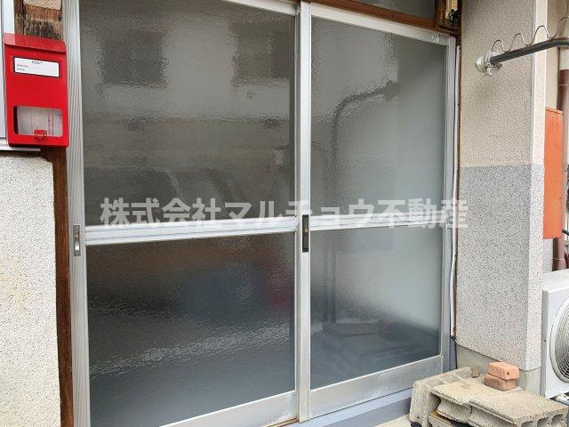 野久保アパート中万呂の玄関|ゆったりとした玄関です