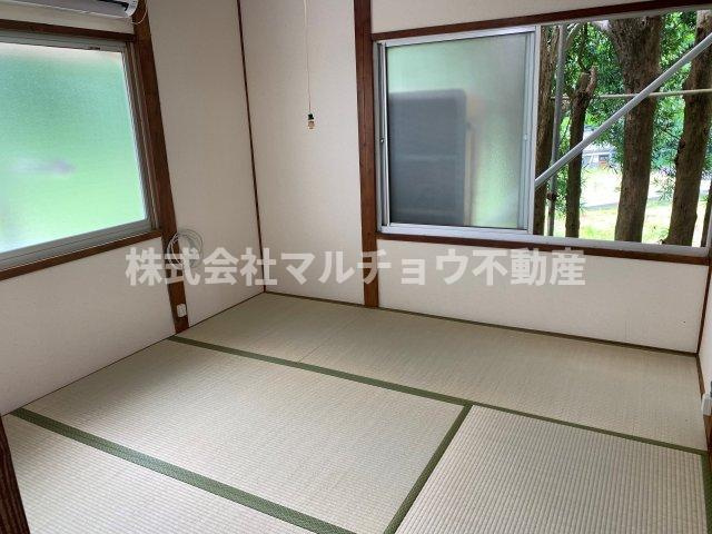 野久保アパート中万呂の和室|畳の上でゆっくりとくつろげる和室です