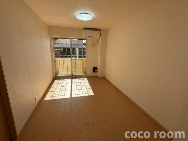 ヌーベルメゾンⅠの居間・リビング