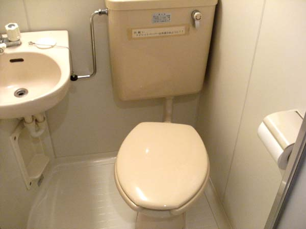 和泉市内田町３丁目の賃貸マンションのトイレ|シンプルで使いやすいトイレです