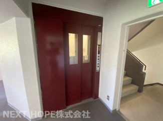 【その他共用部分】 | 逆瀬川パークマンション | エレベーターが有るので重たい荷物も楽々移動できます♪