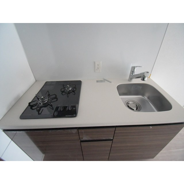 プライムガーデン若木|220号室利用。実際には左右異なる（反転