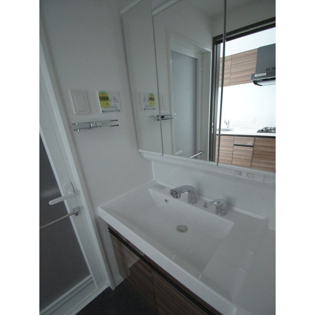 プライムガーデン若木の洗面所|220号室利用。実際には左右異なる（反転