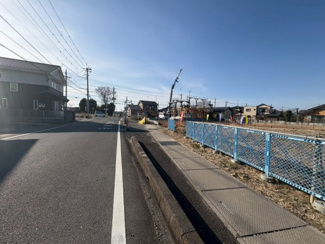 【前面道路含む現地写真】 | 川越市上寺山　建築条件なし売地　「西川越駅」徒歩25分　敷地60坪　【山田小学区】
