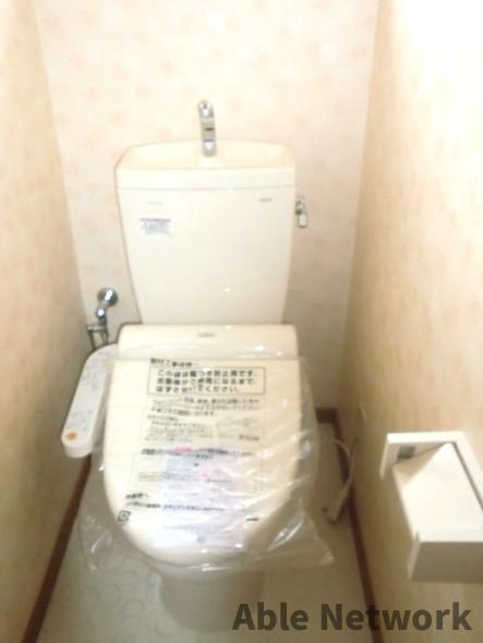 神蔵邸のトイレ|温水洗浄暖房便座