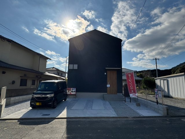 SUN COURTーサンコート－小倉南区上吉田4丁目【小倉南区　新築戸建て】の外観|ネイビーのお洒落な外観です♪【小倉南区　新築戸建て】