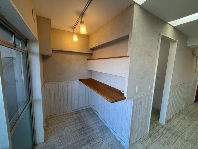 朝日ビルの内装