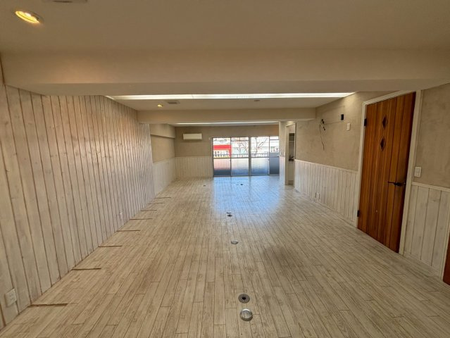 朝日ビルのロビー