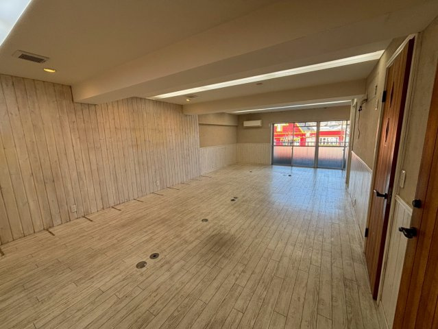 朝日ビルのロビー