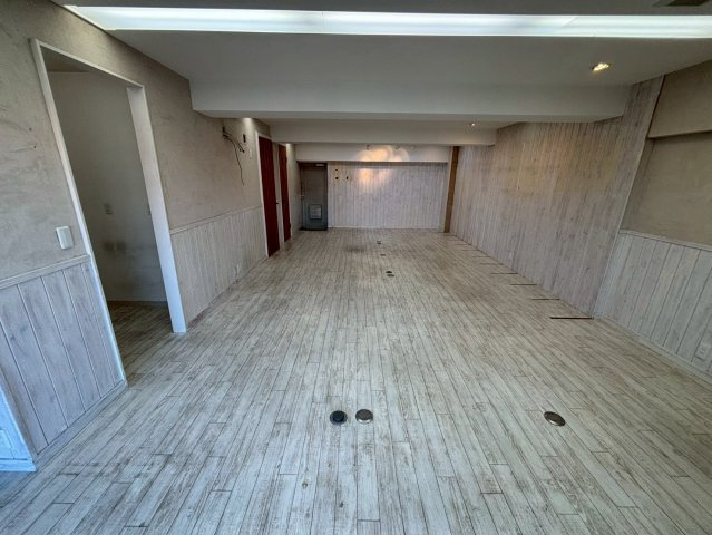 朝日ビルの内装