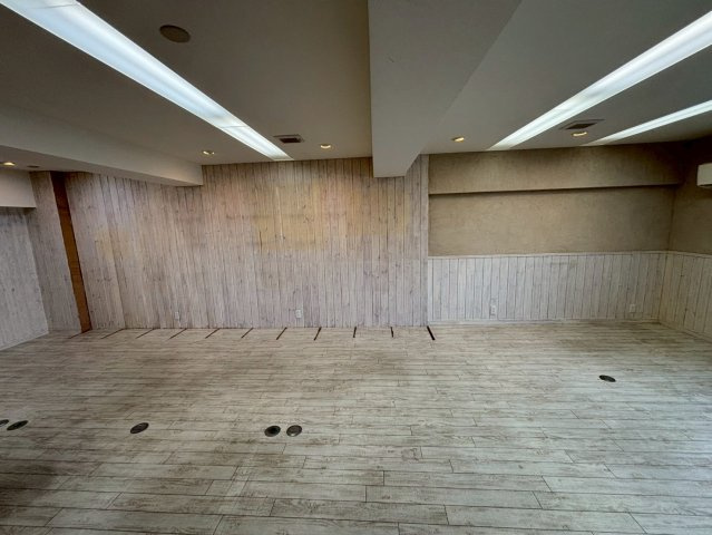 朝日ビルの内装