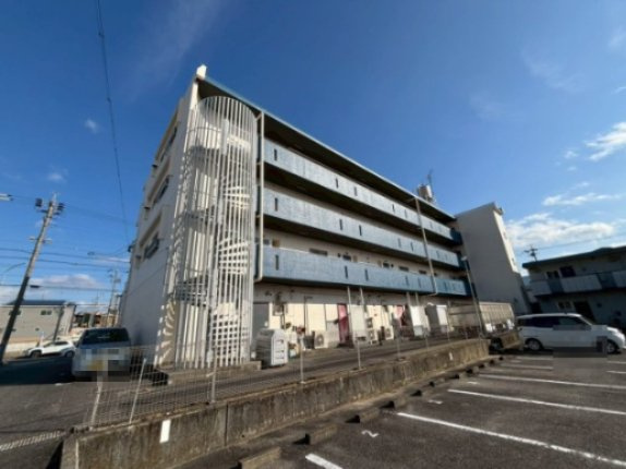 朝日ビルの外観