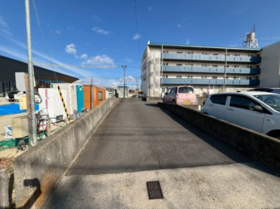 朝日ビルの駐車場