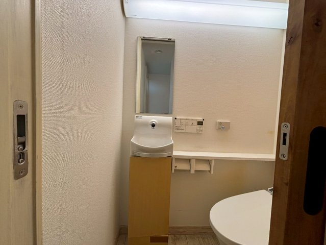 朝日ビルの内装