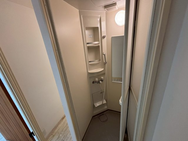 朝日ビルの浴室