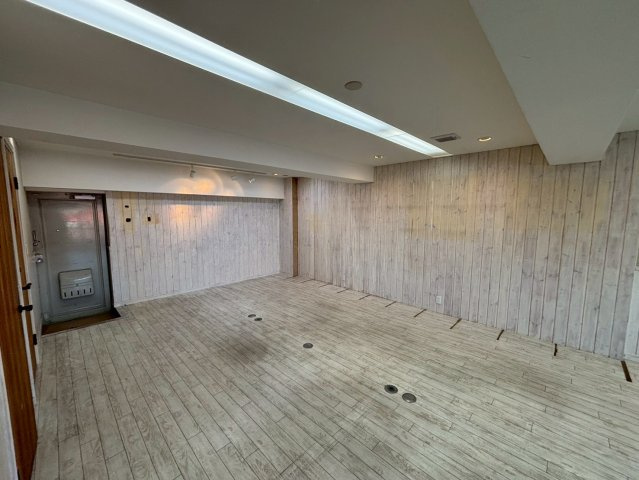 朝日ビルの内装