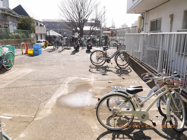 【駐輪場】 | マンション東武練馬 | 6階部分が駐輪場となります。