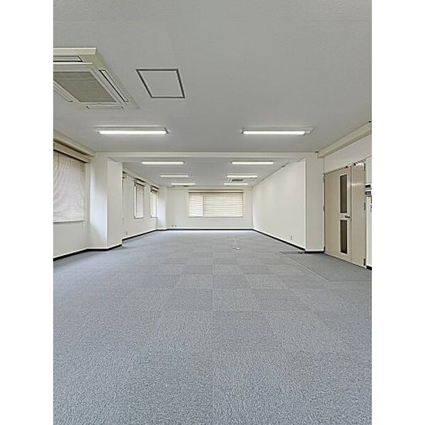 新東名ビルの内装