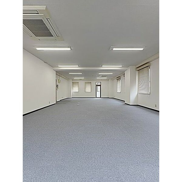 新東名ビルの内装