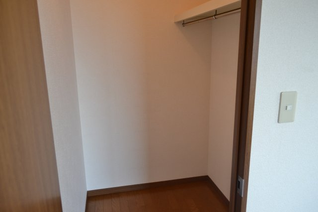 アンプルールフラーリッシュの収納|ウォークインクローゼット