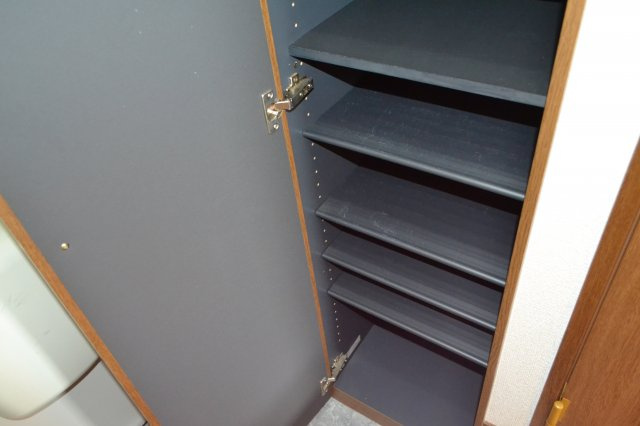 アンプルールフラーリッシュの収納|玄関横のシューズボックス