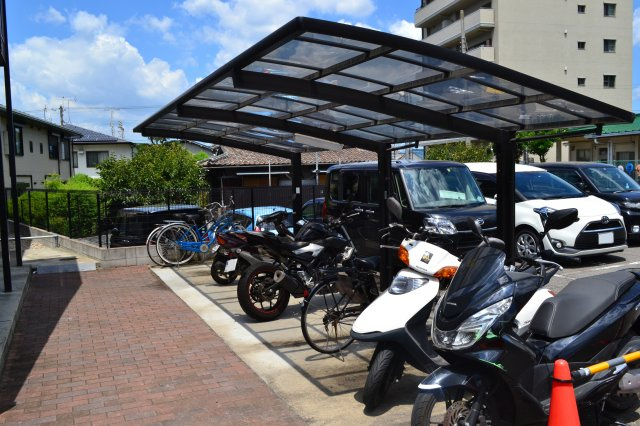 アンプルールフラーリッシュのその他共用部分|敷地内駐輪場