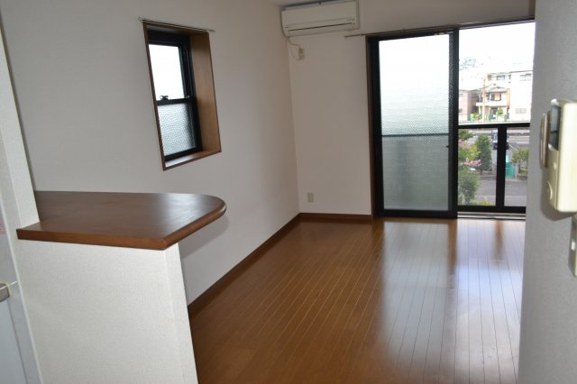 アンプルールフラーリッシュの洋室|エアコン付きの洋室