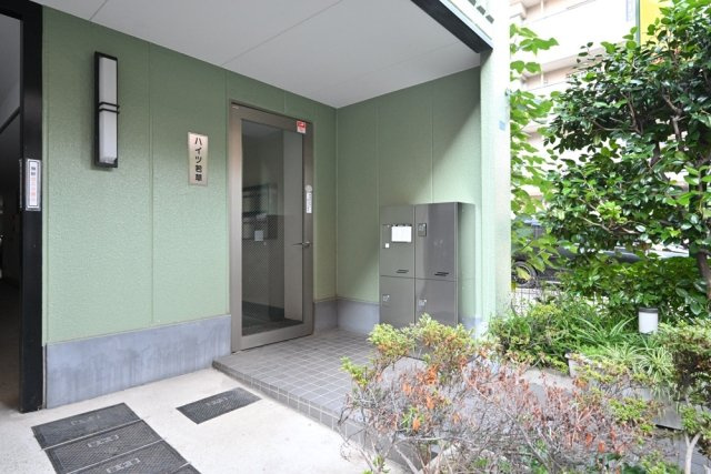 ハイツ若草のエントランス|清潔なエントランスです