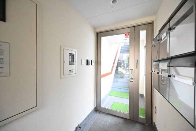 ハイツ若草のエントランス|エントランスです