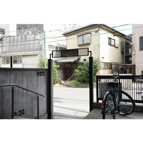 アメニティーハウスの外観|エントランス共用部