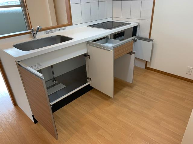 メゾン　ド　ブレホの収納|キッチン収納（イメージ）