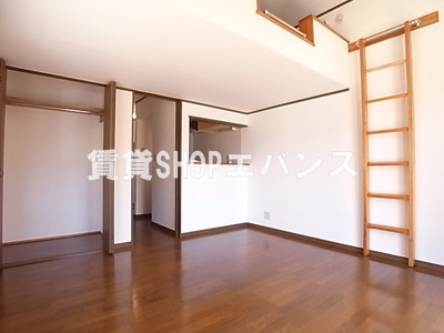 【居間・リビング】 | ガーネットコート