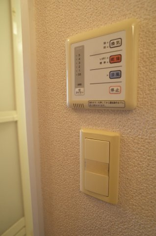 【浴室】 | Rogie Hills | 浴室乾燥機付き。