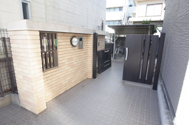 【セキュリティ】 | Rogie Hills | ※オートロックの門扉は修理中（2022/2/20時点）