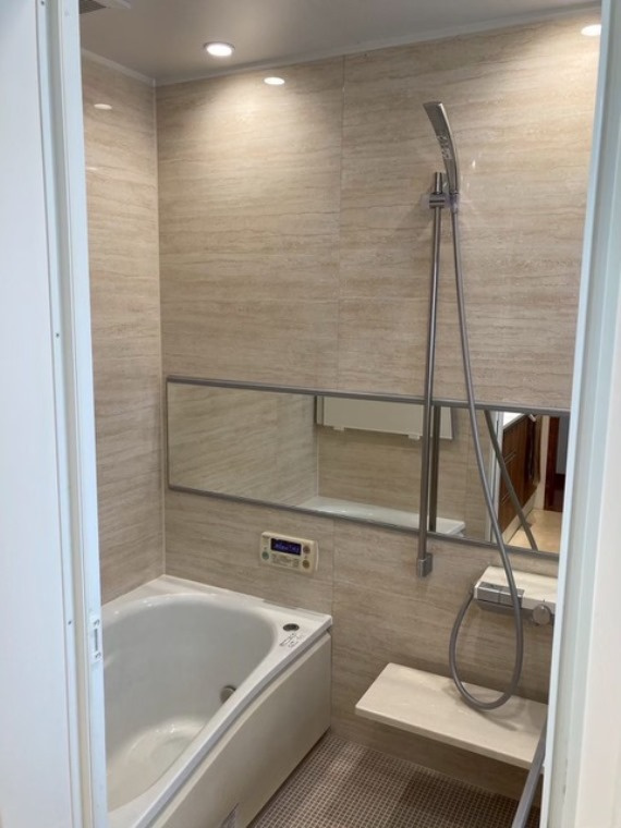 領家戸建の浴室|落ち着いた空間のお風呂です