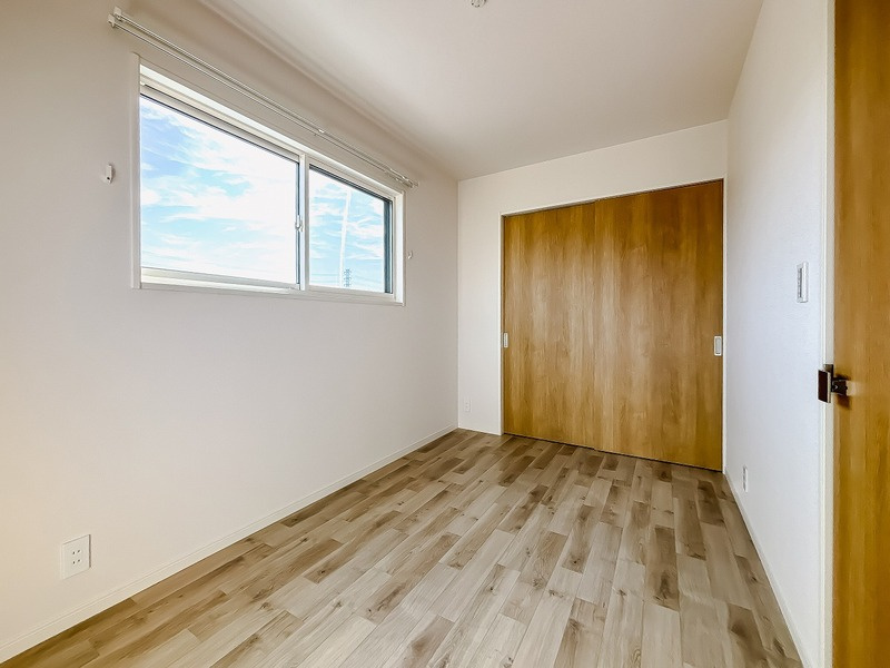 アート　クラーノの内装|明るい色調の室内です