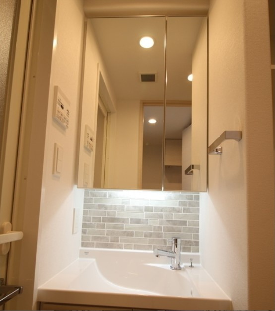 プレール・ドゥーク住吉Ⅳの独立洗面台