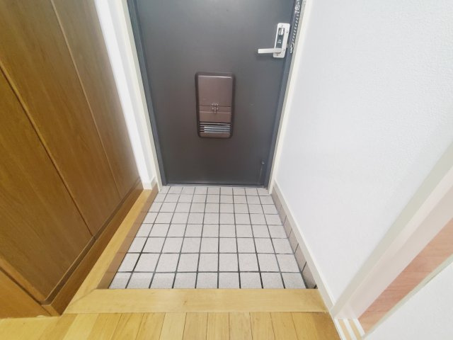 サンシャルマンユキの玄関