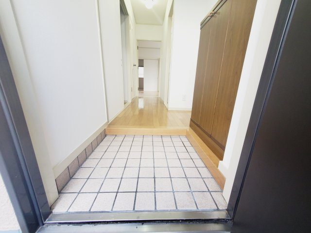 サンシャルマンユキの玄関