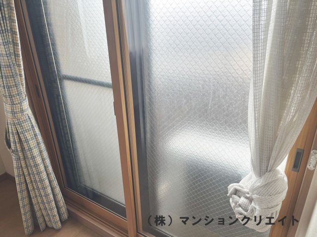 信開ガーデンコート城東の洋室|洋室6.3帖のサッシも二重窓です（2020年に工事済み）