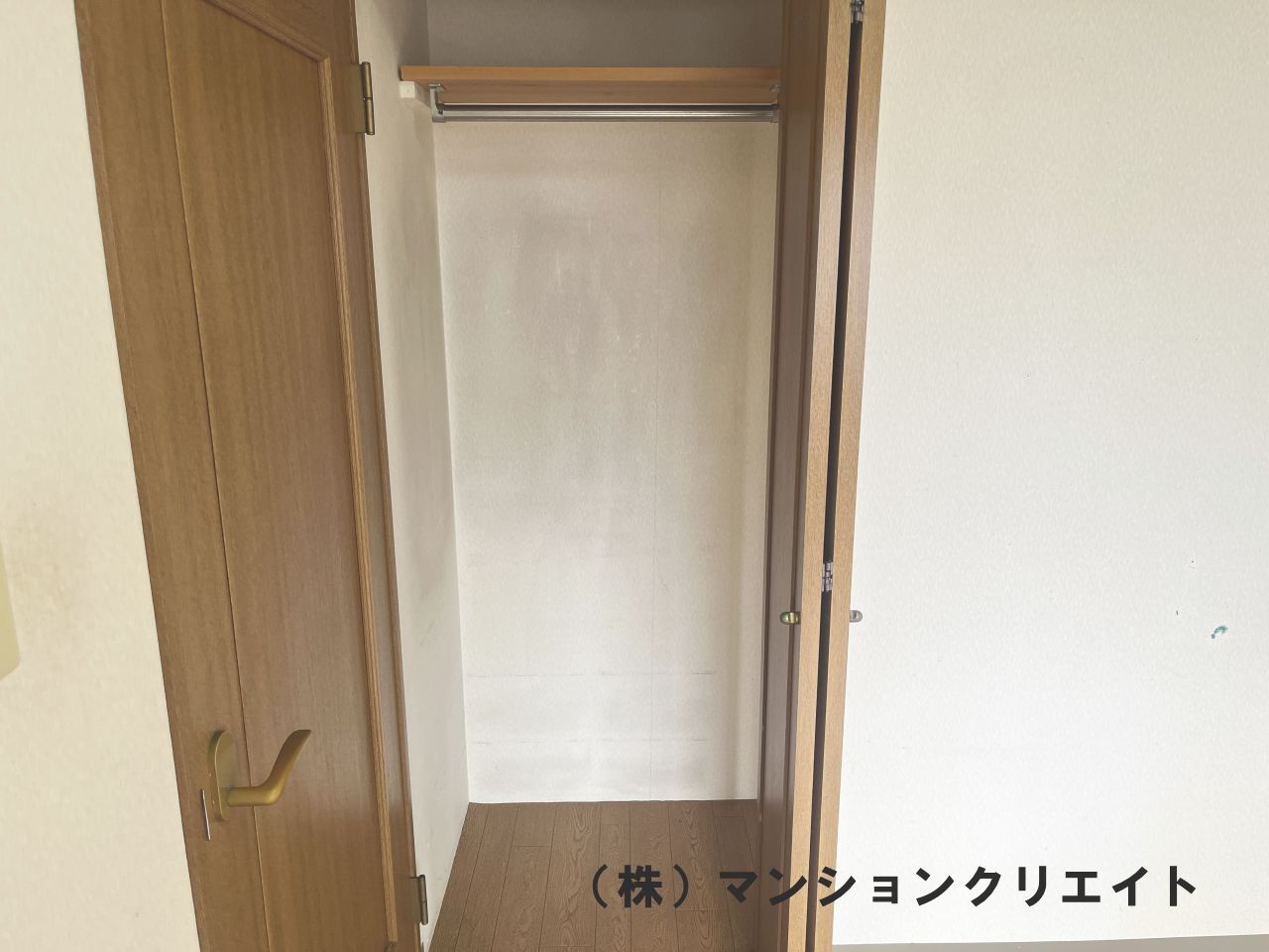 信開ガーデンコート城東の収納|洋室4.6帖のクローゼット