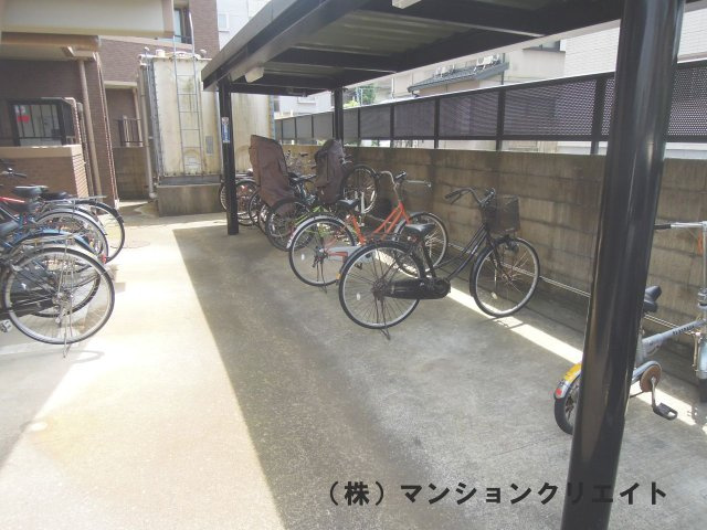 信開ガーデンコート城東の駐輪場