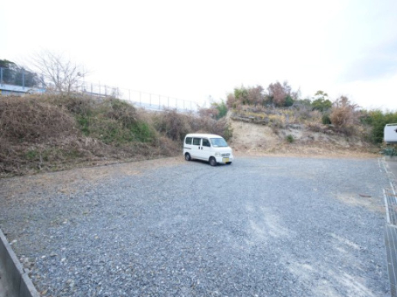 アミ半田１の駐車場