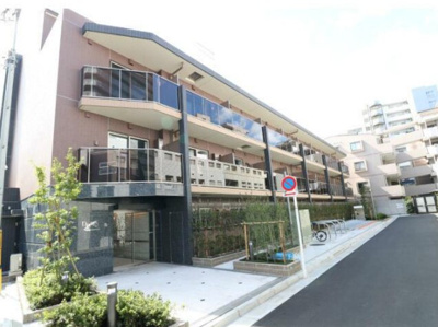 【外観】 | プレール・ドゥーク中野南台 | 鉄筋コンクリート造のがっちりとした建物。