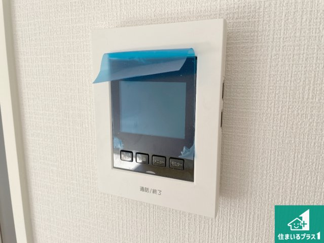 柏原市高井田　第3期　新築一戸建ての防犯設備|カラーモニターインターホン！声だけでなく来訪者の姿や顔がモニターで確認できるので、小さなお子様がいらっしゃるご家庭でも安心できます！